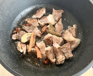 番茄土豆胡萝卜炖牛腩的做法 步骤8