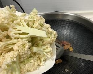 椰菜花炒肉片的做法 步骤5