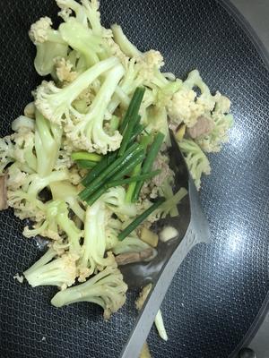 椰菜花炒肉片的做法 步骤9