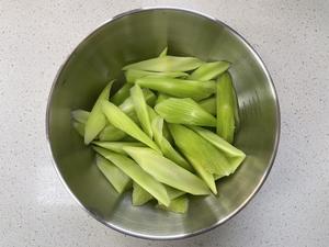 荤:莴苣烧肉的做法 步骤1