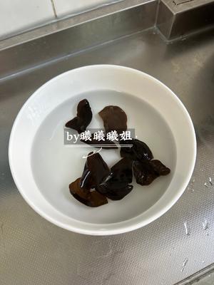 莴笋炒肉片的做法 步骤1