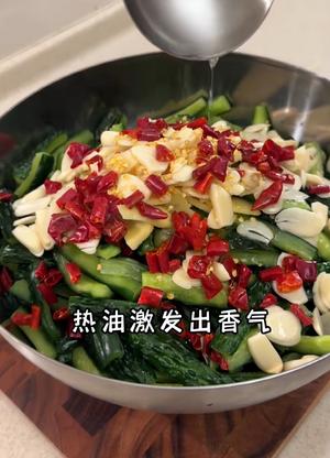 黄瓜辣椒小菜 黄瓜咸菜洋白菜酱油咸菜笋油咸菜的做法 步骤9