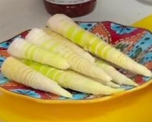 笋子炒肉的做法 步骤1