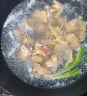 鸡腿肉烧莴笋的做法 步骤5