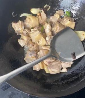 鸡腿肉烧莴笋的做法 步骤8