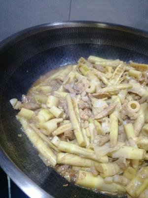 焖|一口停不下来的细笋炒肉的做法 步骤13