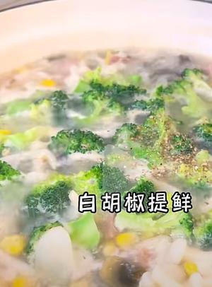 上汤西兰花配鸡肉卷 西兰花炒虾仁的做法 步骤15