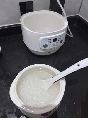 九个月大宝宝辅食：西蓝花淮山牛肉粥的做法 步骤1