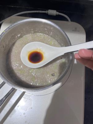九个月大宝宝辅食：西蓝花淮山牛肉粥的做法 步骤6