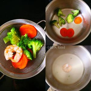 厚蛋烧（大虾西兰花胡萝卜）/宝宝辅食食谱10月+的做法 步骤3