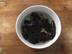 香菇西蓝花炒虾仁的做法 步骤2