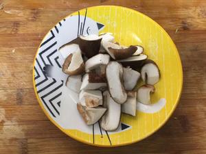 香菇西蓝花炒虾仁的做法 步骤6