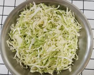 圆白菜炒粉条的做法 步骤1