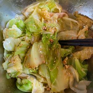 光盘也吃不够的手撕包菜的做法 步骤4