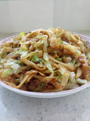 圆白菜炒饼的做法 步骤13