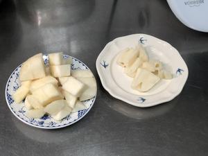 雪梨鲜藕饮的做法 步骤2