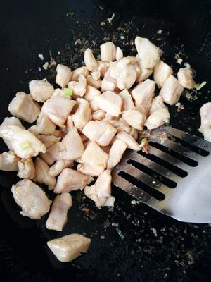 西红柿鸡蛋圆白菜炒鸡肉的做法 步骤6