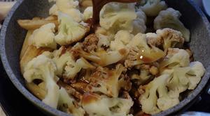 土豆烧花菜的做法 步骤10
