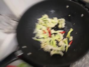 花椰菜炒肉的做法 步骤3