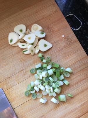 ༄「豆瓣酱炒花菜」༄的做法 步骤4