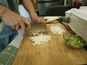 茭白豆腐肉馄饨的做法 步骤1