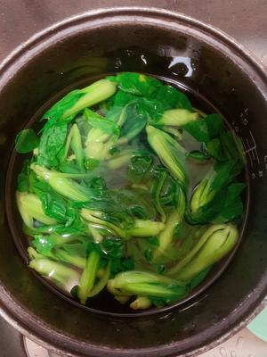 菜园美食：香菇青菜包的做法 步骤3