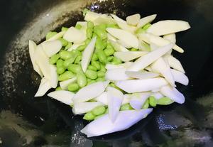 茭白毛豆咸菜肉片的做法 步骤3