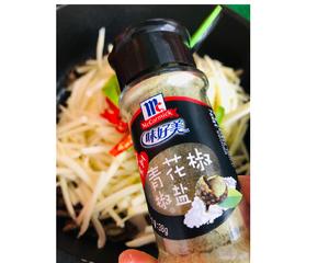 椒香牛肉炒茭白的做法 步骤8