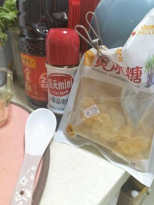 酒鬼茭白红烧肉的做法 步骤4