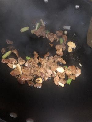 茭白炒肉（简单易做）的做法 步骤3