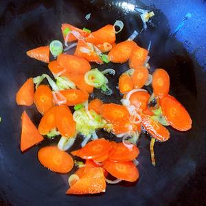 娃娃菜粉丝肉圆煲的做法 步骤3
