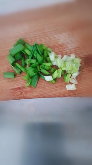 清炒黄花菜的做法 步骤3