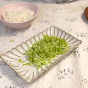 营养满满的三角饭团的做法 步骤3