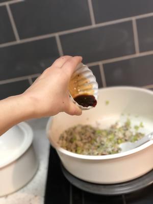 营养满满的三角饭团的做法 步骤12