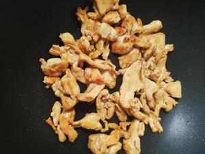 生菜包鸡的做法 步骤5