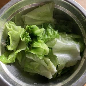 #不容错过的鲜美滋味#西红柿鸡蛋生菜卤牛肉煮荞麦刀削面的做法 步骤16