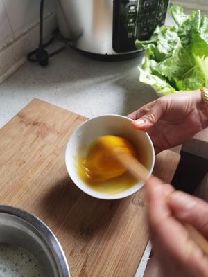 生菜鸡蛋卷饼的做法 步骤3