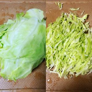 甘蓝鸡蛋炒饼丝的做法 步骤1