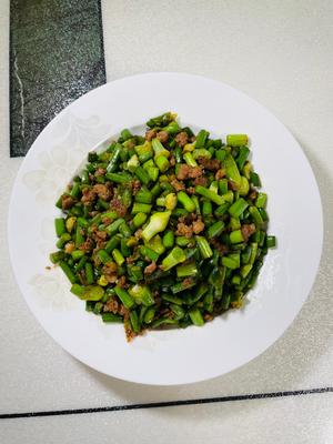 肉末炒蒜苔的做法 步骤9