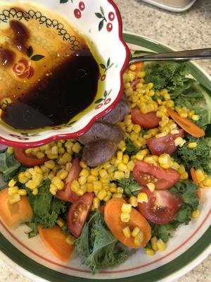 美味雨衣甘蓝色拉的做法 步骤10