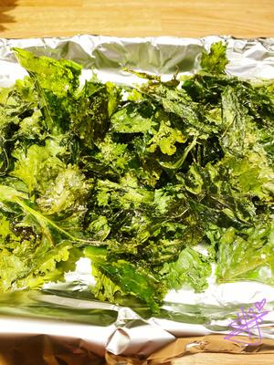 Kale Chips —羽翼甘蓝叶的做法 步骤3