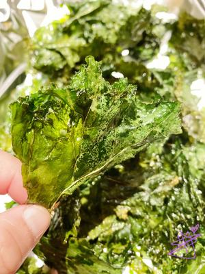 Kale Chips —羽翼甘蓝叶的做法 步骤4