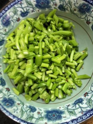 豆豉辣椒冬苋菜梗的做法 步骤2
