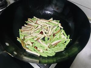 夏季美食苋菜杆炒香干的做法 步骤10