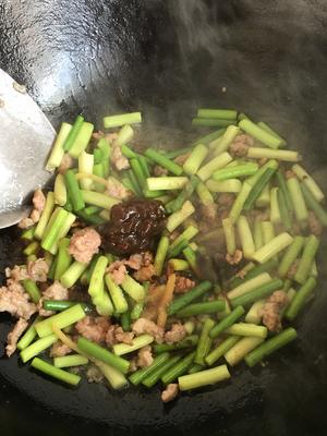 「蒜苔肉沫炒香干」下饭下饭！！！的做法 步骤9