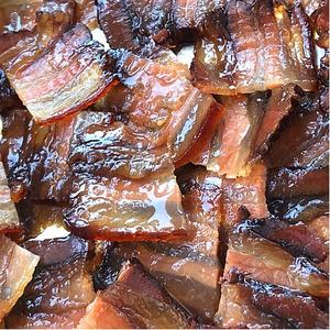 酱油肉炒蒜薹马克西姆不粘锅的做法 步骤2