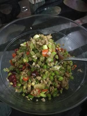 芹菜蒜薹炒牛肉沫的做法 步骤4