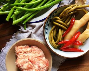 老妈味道【肉末豇豆】加了藤藤菜颗颗·特下饭的做法 步骤1