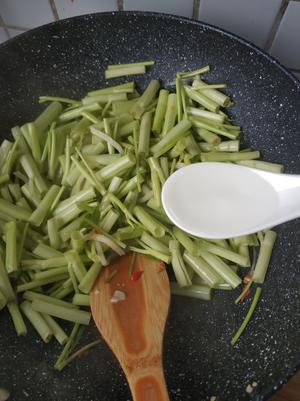 酸辣空心菜梗的做法 步骤5