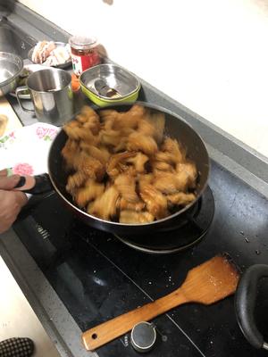 其实就是拔丝鸡蛋的酥黄菜的做法 步骤18